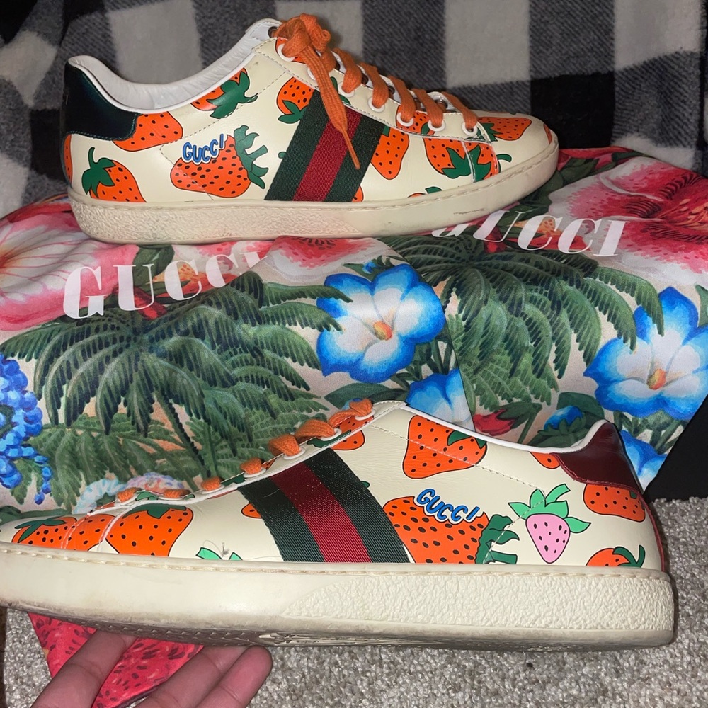 Gucci Cream and Orange Strawberry Sneakers - Picture 3 of 6